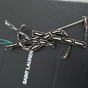 New With Box SAINT LAURENT Brooch Pin Silver & Black YSL Pin Logo & Pouch/box